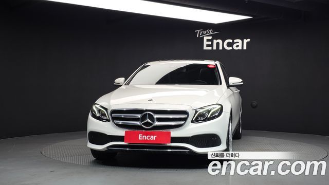 Mercedes-Benz E-Class (W213) E220d 4MATIC Avantgarde 2018 — фото 3