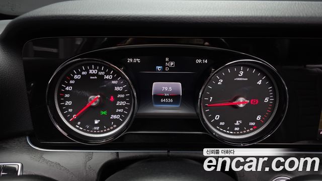 Mercedes-Benz E-Class (W213) E220d 4MATIC Avantgarde 2018 — фото 8