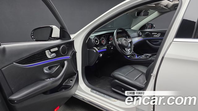 Mercedes-Benz E-Class (W213) E220d 4MATIC Avantgarde 2018 — фото 10