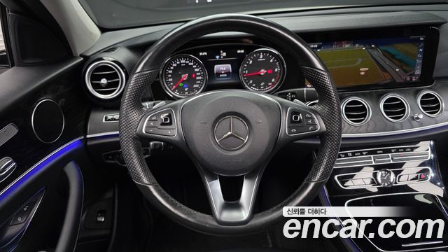 Mercedes-Benz E-Class (W213) E220d 4MATIC Avantgarde 2018 — фото 13