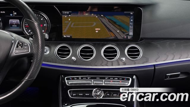 Mercedes-Benz E-Class (W213) E220d 4MATIC Avantgarde 2018 — фото 14