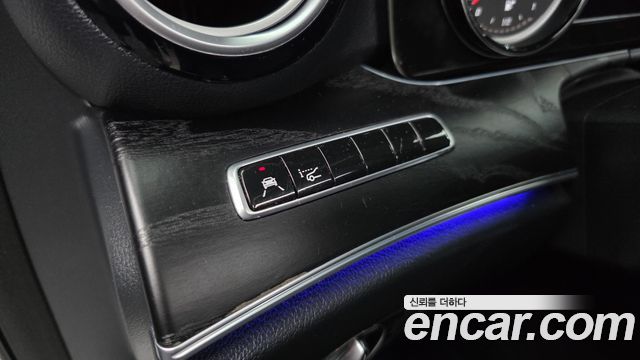 Mercedes-Benz E-Class (W213) E220d 4MATIC Avantgarde 2018 — фото 19