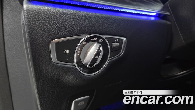 Mercedes-Benz E-Class (W213) E220d 4MATIC Avantgarde 2018 — фото 35