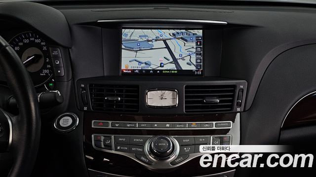Infiniti Q70 3.7 Style 2015 — фото 14