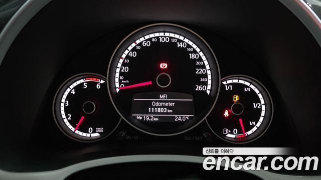 Volkswagen Beetle 2.0 TDI Premium 3rd 2015 — фото 8
