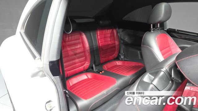 Volkswagen Beetle 2.0 TDI Premium 3rd 2015 — фото 12