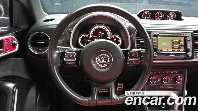 Volkswagen Beetle 2.0 TDI Premium 3rd 2015 — фото 13