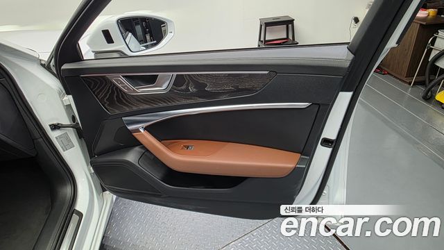 Audi A6 (C8) 40 TDI Premium 2023 — фото 24