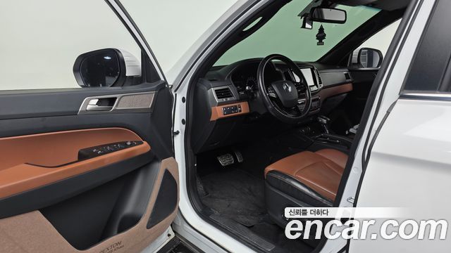 KG Mobility (SsangYong) Rexton Sports Khan Diesel 2.2 4WD Professional S (5-Link) 2019 — фото 10