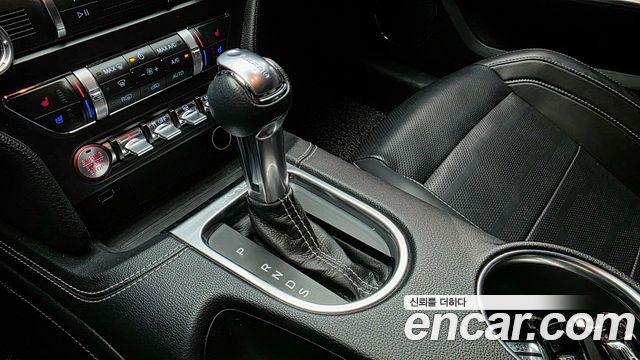 Ford Mustang GT Coupe 2022 — фото 9