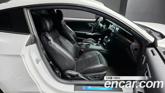 Ford Mustang GT Coupe 2022 — фото 12