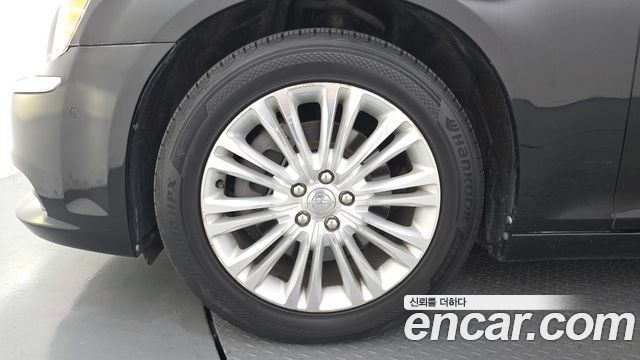Chrysler 300C 3.6 AWD 2013 — фото 5