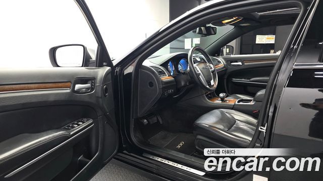 Chrysler 300C 3.6 AWD 2013 — фото 10