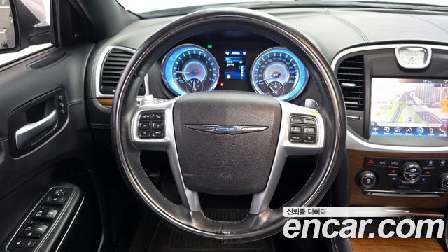 Chrysler 300C 3.6 AWD 2013 — фото 13