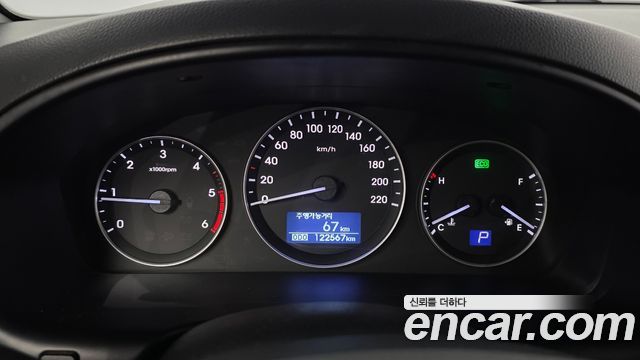 Hyundai Grand Starex Van 3-Seater Smart 2019 — фото 8