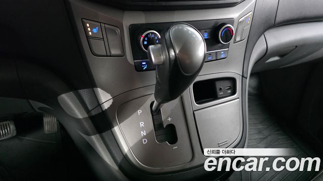 Hyundai Grand Starex Van 3-Seater Smart 2019 — фото 9