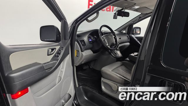 Hyundai Grand Starex Van 3-Seater Smart 2019 — фото 10