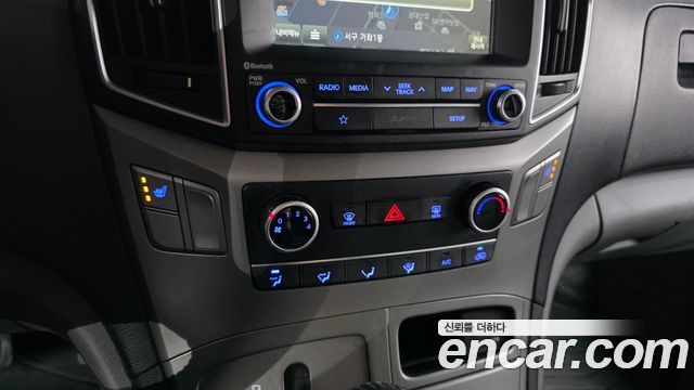 Hyundai Grand Starex Van 3-Seater Smart 2019 — фото 16