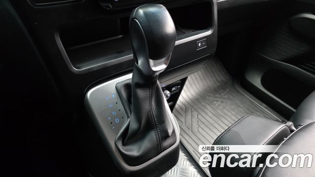 Hyundai Staria Cargo 3-Seater Modern 2022 — фото 9