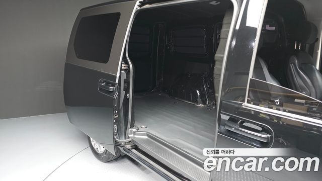Hyundai Staria Cargo 3-Seater Modern 2022 — фото 12