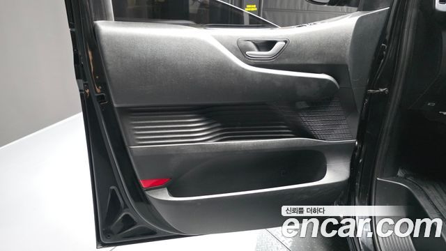 Hyundai Staria Cargo 3-Seater Modern 2022 — фото 24