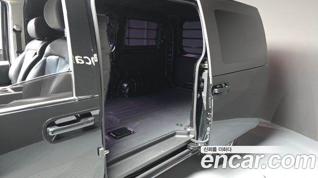 Hyundai Staria Cargo 3-Seater Modern 2022 — фото 26