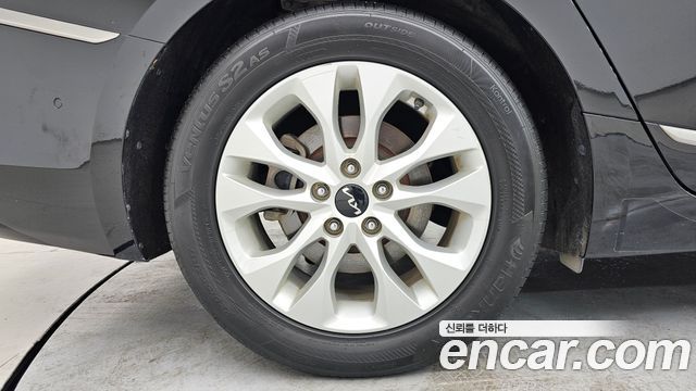 Kia K8 2.5 Gasoline 2WD Noblesse 2023 — фото 5
