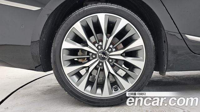 Kia K8 2.5 Gasoline 2WD Noblesse 2023 — фото 5