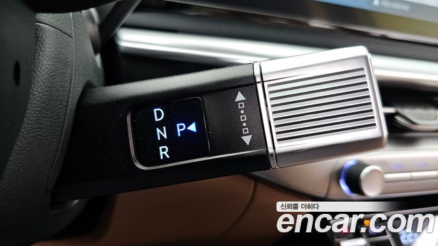 Hyundai Grandeur (GN7) 2,5 Gasoline 2WD Premium 2023 — фото 9