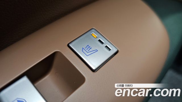 Hyundai Grandeur (GN7) 2,5 Gasoline 2WD Premium 2023 — фото 19