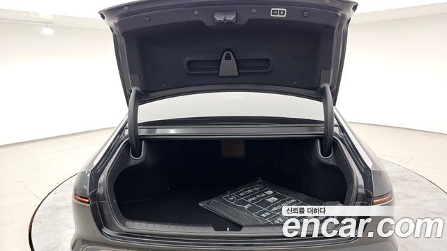 Hyundai Grandeur (GN7) 2,5 Gasoline 2WD Premium 2023 — фото 20