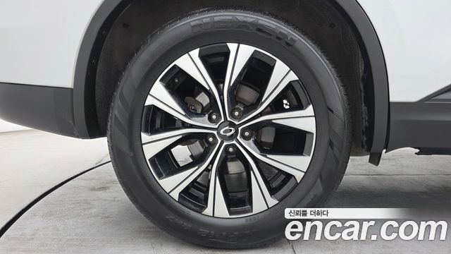 Renault Korea QM6 2.0 LPe LE Signature 2WD 2023 — фото 5