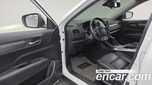 Renault Korea QM6 2.0 LPe LE Signature 2WD 2023 — фото 10