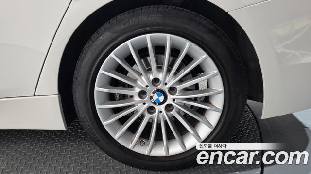 BMW 3 Series (F30) 320i Luxury 2018 — фото 21
