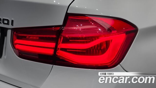 BMW 3 Series (F30) 320i Luxury 2018 — фото 23