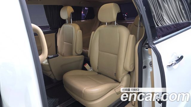 Kia Carnival 9-Seater Hi-Limousine Luxury 2019 — фото 12