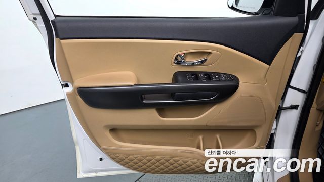 Kia Carnival 9-Seater Hi-Limousine Luxury 2019 — фото 25