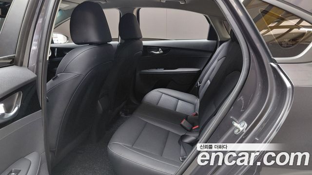 Kia K3 (II) 1.6 Prestige 2023 — фото 11
