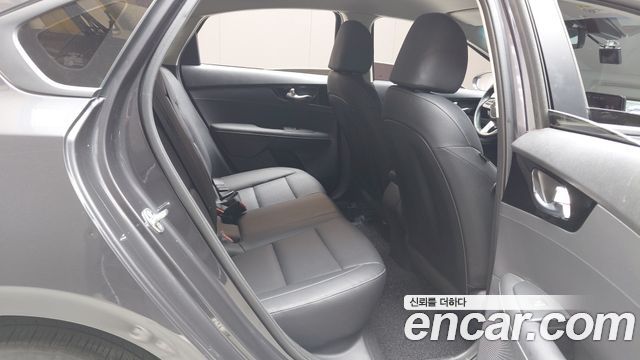 Kia K3 (II) 1.6 Prestige 2023 — фото 12