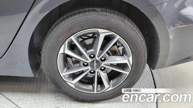 Kia K3 (II) 1.6 Prestige 2023 — фото 21