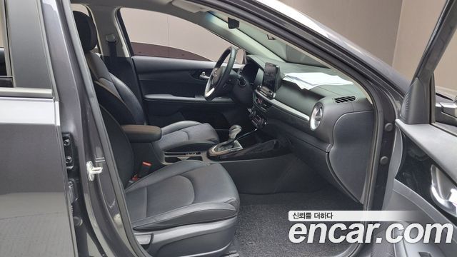 Kia K3 (II) 1.6 Prestige 2023 — фото 26