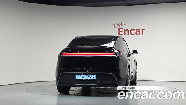 Tesla Model Y RWD 2025 — фото 4