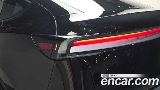 Tesla Model Y RWD 2025 — фото 23
