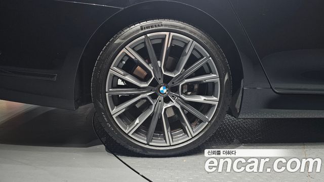 BMW 7 Series (G11) 730d xDrive M Sport 2022 — фото 5