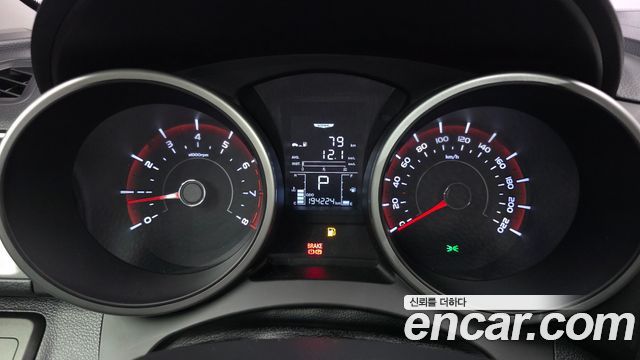 KG Mobility (SsangYong) Tivoli VX 2WD 2016 — фото 8