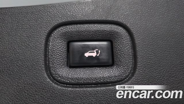 Renault Korea QM6 2.0 LPe LE Signature 2WD 2023 — фото 27