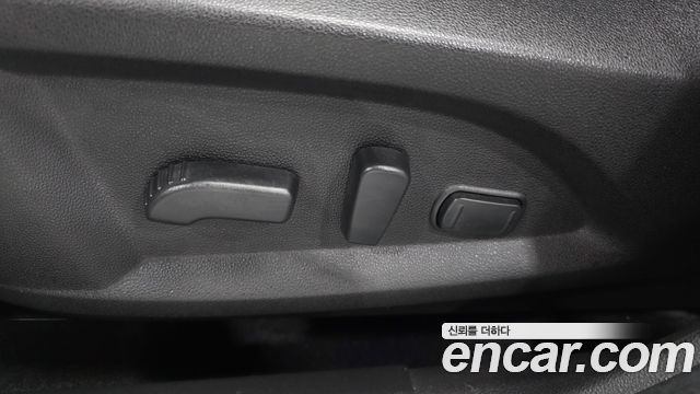 Renault Korea QM6 2.0 LPe LE Signature 2WD 2023 — фото 28