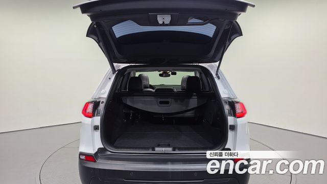 Jeep Cherokee (KL) 2.4 Longitude High AWD 2019 — фото 19