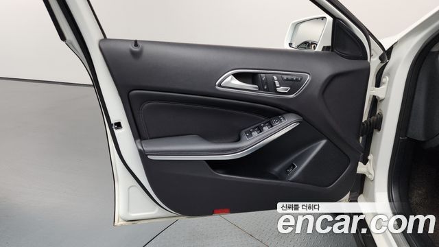 Mercedes-Benz GLA-Class (X156) GLA220 2019 — фото 24