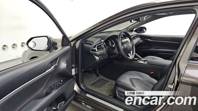 Toyota Camry (XV70) 2.5 XLE Hybrid 2018 — фото 10
